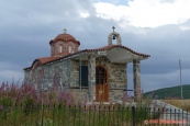 Řecko, kostelík pod horou Vitsi